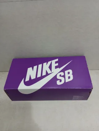 Nike Dunk SB Talla 39 Unisex con caja incluida