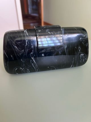 Bolso de fiesta negro efecto mármol