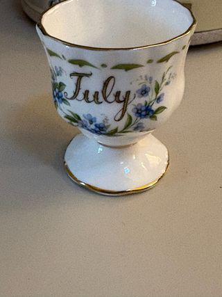 Royal Albert Portauovo Mesi Fiori Porcellana