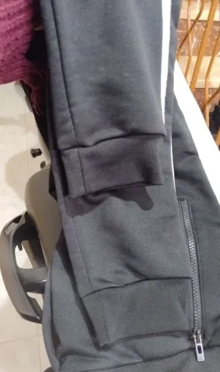 Pantaloni tuta neri con zip