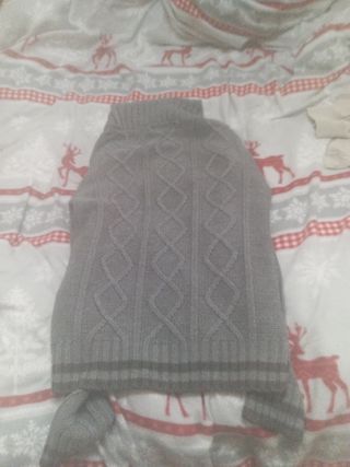 Jersey gris de punto con cuello alto