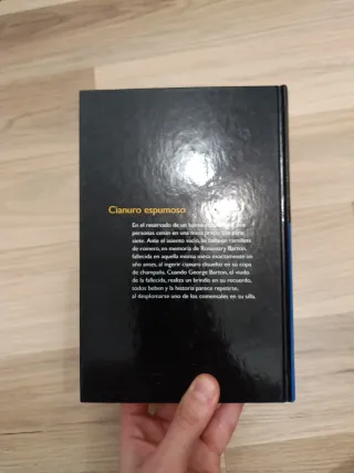 Agatha Christie: Cianuro espumoso