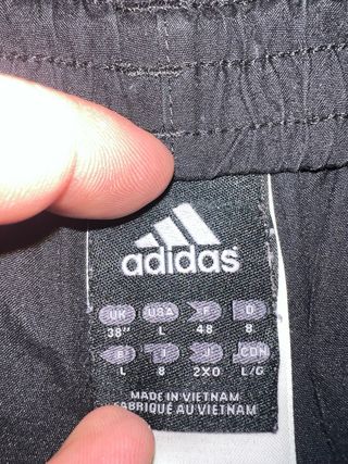 Pantalón Corto Real Madrid Adidas Negro Dorado