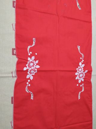 Tovaglia centrotavola Natale con candele ricamate