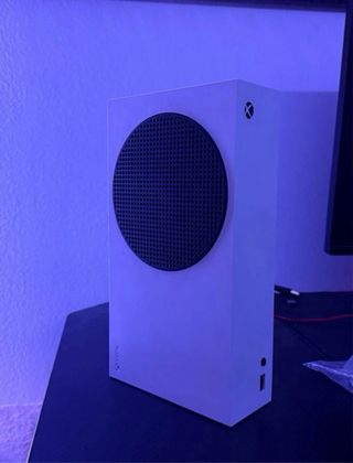 Xbox Series S Blanca + 1 Mando con bateria recarga