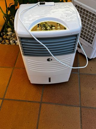 Generador de aire fresco con agua y hielo