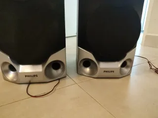 Altavoces Philips Negros y Plateados