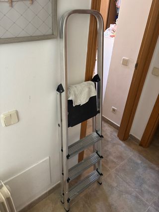 Escalera 4 alturas aluminio