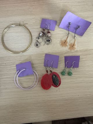 Colgante y pendientes bisutería