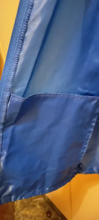 Cortavientos azul Roly St. Antoni