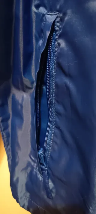 Cortavientos azul Roly St. Antoni