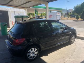 Peugeot 307 2006 con pegatina B