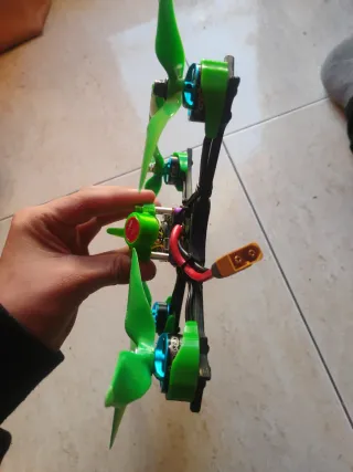 Dron de carreras FPV Negro y Verde