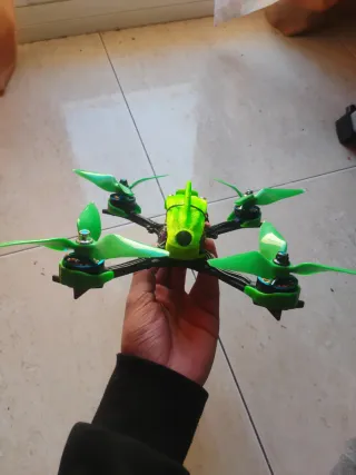 Dron de carreras FPV Negro y Verde