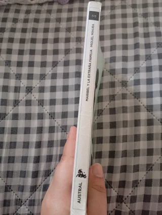 Maribel y la extraña familia