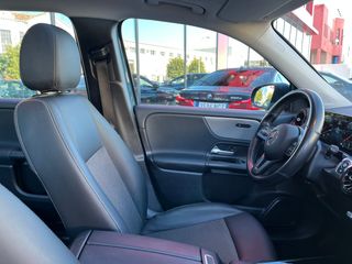 Mercedes-Benz GLB 180D 2021