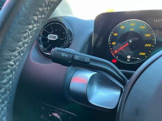 Mercedes-Benz GLB 180D 2021