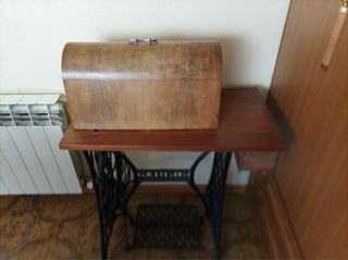 Máquina de coser Singer antigua