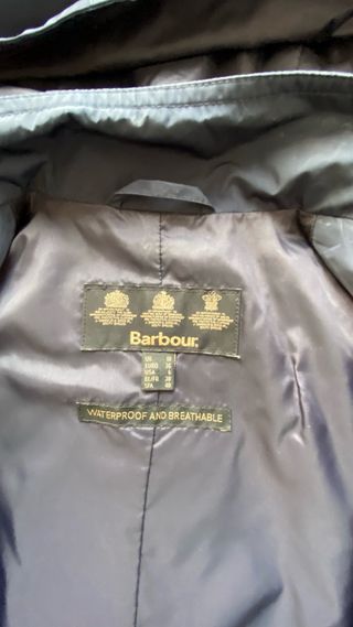 Chubasquero Barbour azul mujer
