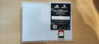 Nintendo Switch OLED Bianca - FIFA 22 e Mario Kart