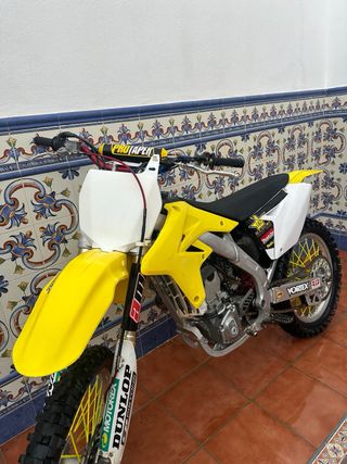 Moto Cross 4T 250cc Suzuki 2010