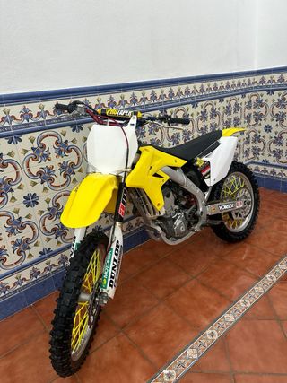 Moto Cross 4T 250cc Suzuki 2010