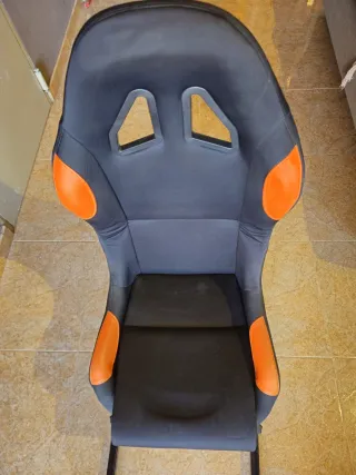Volante Logitech G29 + Pedales + cascos y silla.