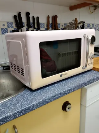 Microondas ARTROM Rosa Pastel