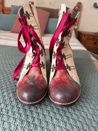 Botines Laura Cita Rojos y Blancos