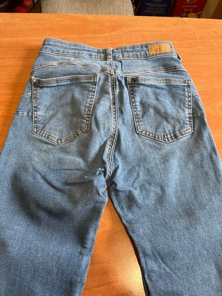 Pantalón vaquero Pull&Bear niña Talla M