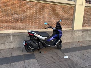 Aprilia SR GT 125 Azul
