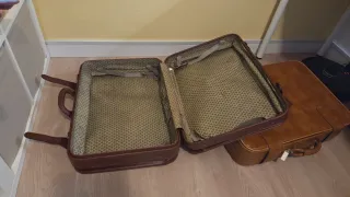 2 Maletas Antiguas de Cuero Marrón oscuro y claro