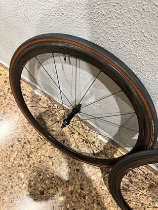 Ruedas carbono perfil bajo zapata