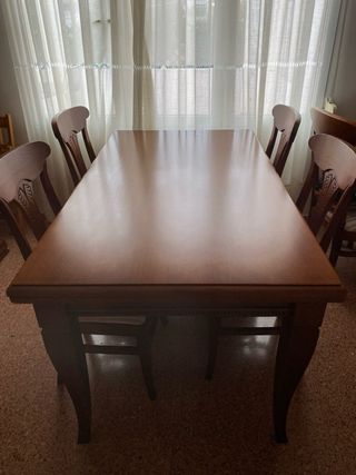 Muebles de comedor madera: vitrina, alacena y mesa