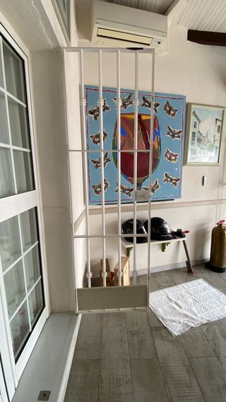 Reja de patio blanca