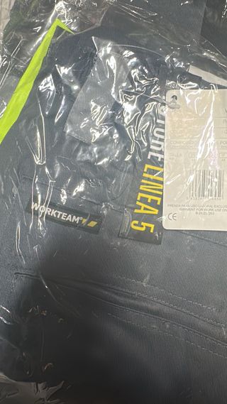Pantalones de trabajo nuevos