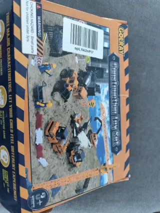 Grúa de obra de juguete