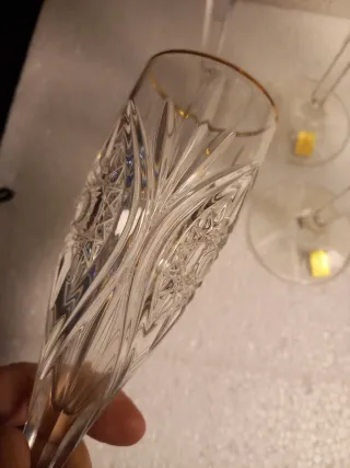 Copas de cristal labradas con borde dorado