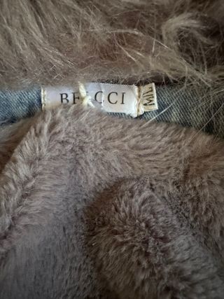 Chaqueta vaquera oversize con cuello de pelo