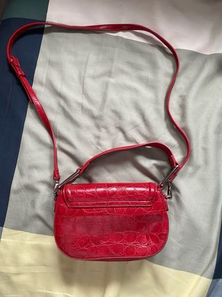 Bolso Zara estampado serpiente rojo