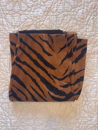 Pantalón de pinza estampado cebra