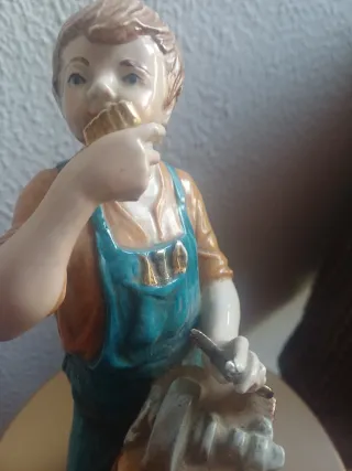 Figura Alfilador. Porcelana: Sureda