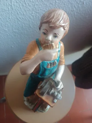 Figura Alfilador. Porcelana: Sureda