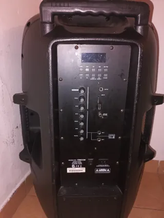 Altavoz Bluetooth con micrófono y mando