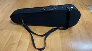 Violín 1/2 para niños. Completo y en buen estado.