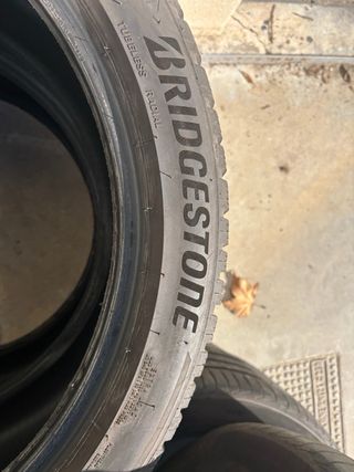 Neumáticos Bridgestone 285/40R21 109V