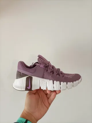 T37,5 Nike Free Metcon 5 Moradas