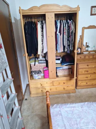 Guardaroba in legno massello stile coloniale