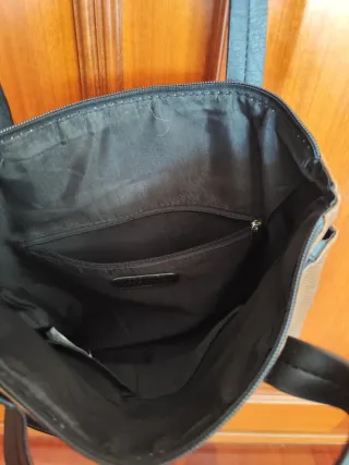 Bolso marrón y negro