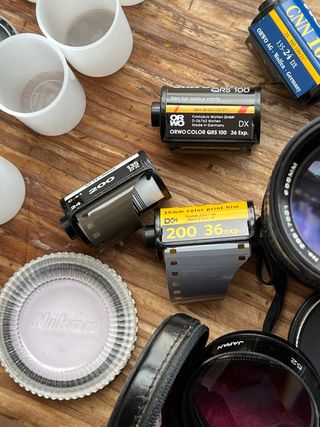 Nikon FE Cámara Analógica Plata/Negro